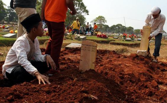 Foto Pemakaman Terduga Teroris Solo - 20120907HERU17_PEMAKAMAN_TERORIS_SOLO1.jpg