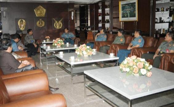 Panglima TNI Bertemu Dirut PT Len Industri, Ada Apa? (Foto) - 115.jpg