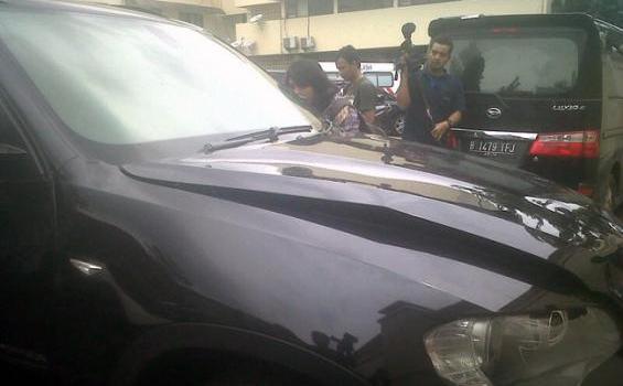 Ini Dia Kondisi BMW Maut Anak Hatta Rajasa yang Masih Mulus - BMW_X5_anak_Hatta_02.jpg