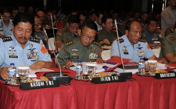 Wajah Serius Para Perwira Saat Mengikuti Rapim di Mabes TNI (Foto) - DSC_3760.JPG