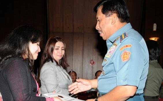 Ada Wanita Cantik Hadir di Penutupan Rapim TNI di Cilangkap (Foto) - 36.jpg