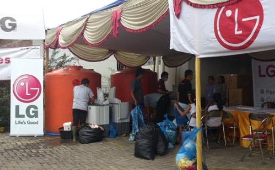 LG Buka Layanan Cuci Pakaian Gratis Buat Korban Banjir - DSC_0019.jpg