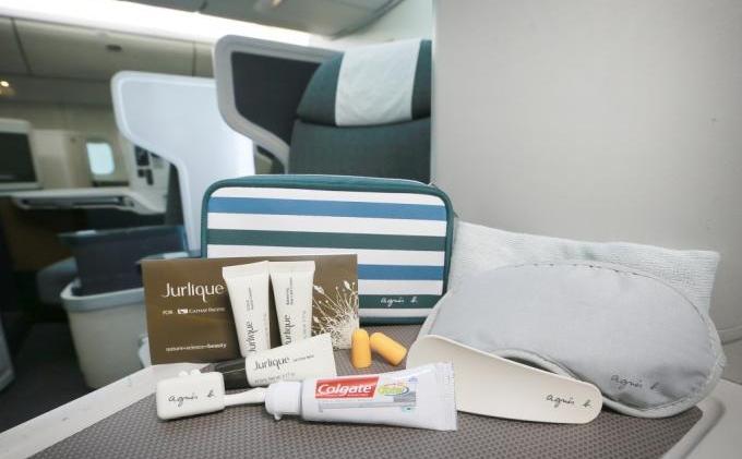 Ini Dia Amenity Kit Terbaru dari Cathay Pacific Untuk Penumpang Kelas Bisnis - JCL_amenity_kit_01.jpg
