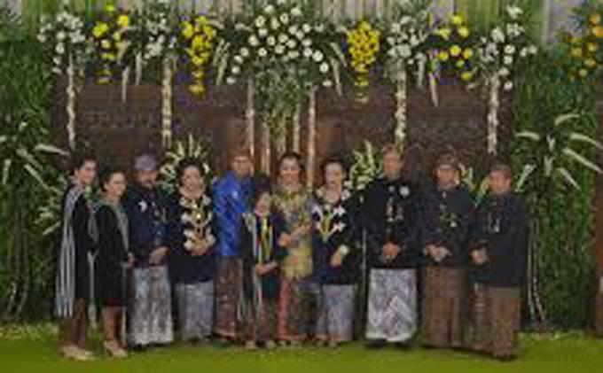 Foto Sederhana-nya Prosesi Ngunduh Mantu Besan Sri Sultan - ngunduh31.jpg