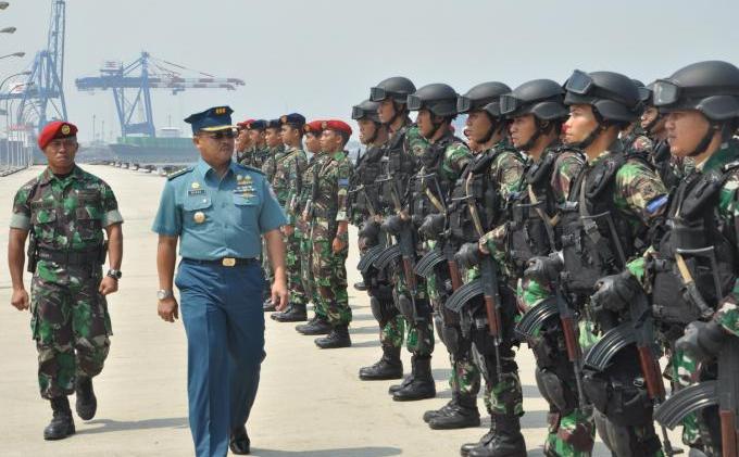 Foto Simulasi Latihan Prajurit TNI di KRI Pattimura-371 - 0410_tup_lat_peningkatan_prof_2.jpg