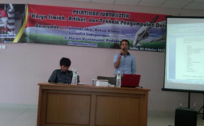 Saat Wartawan Melihat Musibah, Harusnya Meliput Atau Menolong Dulu?  - gb11.jpg