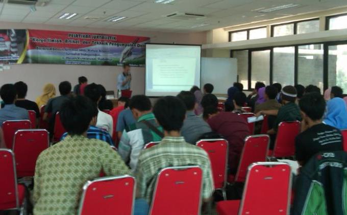 Saat Wartawan Melihat Musibah, Harusnya Meliput Atau Menolong Dulu?  - gb21.jpg