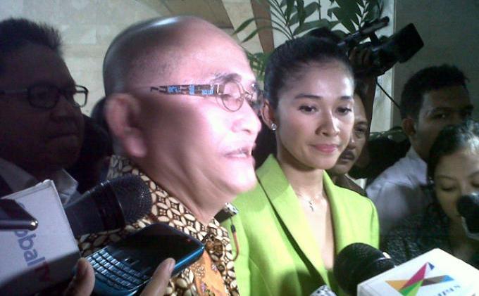 Ruhut: Ini Istri Sah Saya! Cuma Satu untuk Selamanya - IMG02660-20131007-1054.jpg