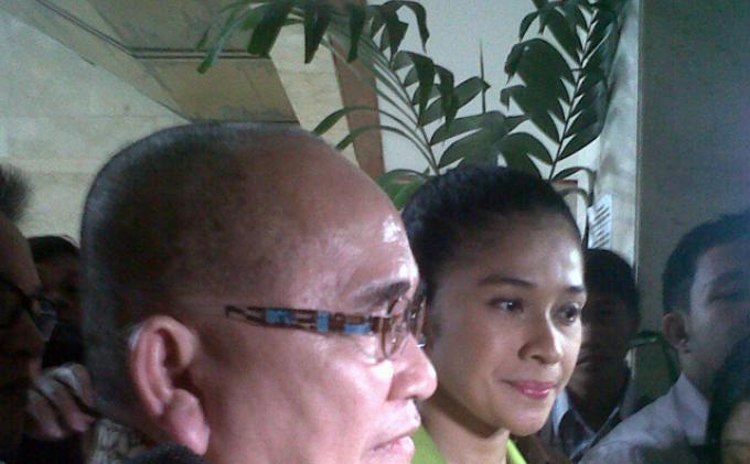 Ruhut: Ini Istri Sah Saya! Cuma Satu untuk Selamanya - IMG02663-20131007-1055.jpg