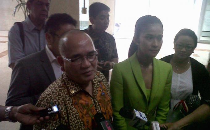 Ruhut: Ini Istri Sah Saya! Cuma Satu untuk Selamanya - IMG02664-20131007-1104.jpg