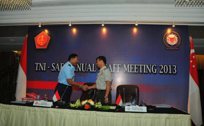 Kasum TNI Bertemu Perwakilan Militer Singapura di Hotel Borobudur - DSC_3377.JPG