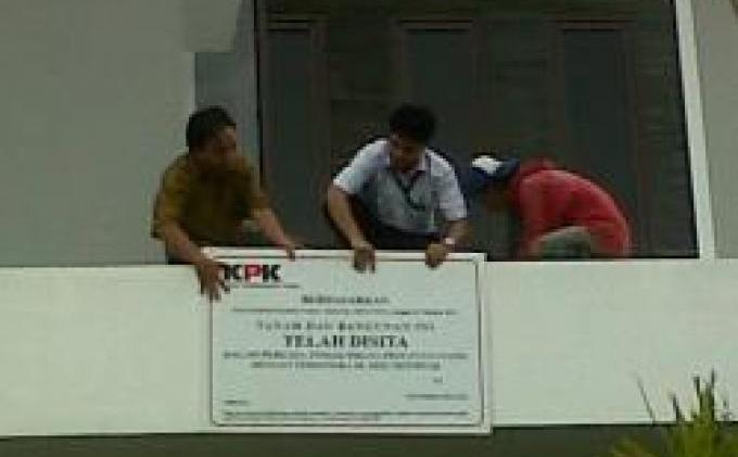 Dua Rumah Mewah Akil Mochtar di Pontianak Disita KPK - sita_2.jpg