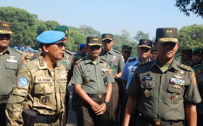 Sebelum Berangkat ke Lebanon, Perlengkapan Personel TNI Diperiksa - pengecekan_1.jpg