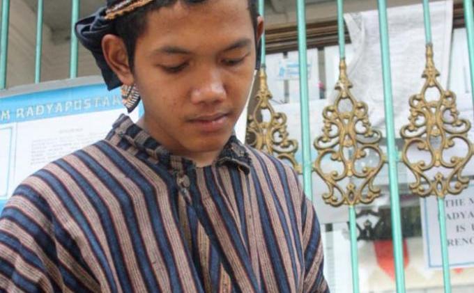 Mpu Daliman Puasa Sehari Sebelum Mandikan 50 Pusaka - 4.JPG