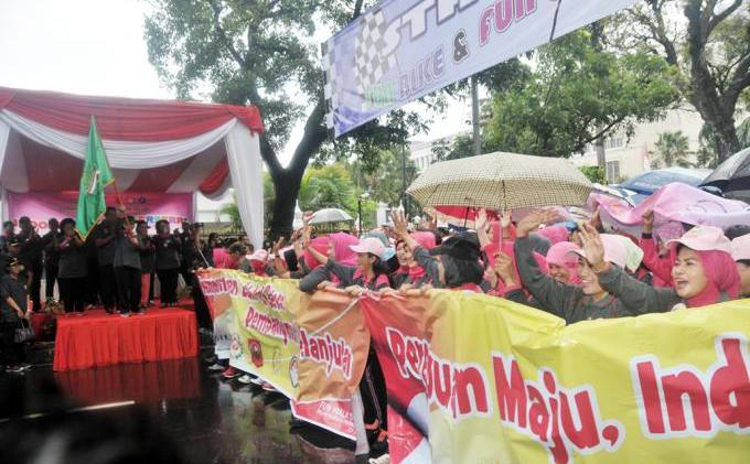 Foto Serunya Kegiatan Anggota Dharma Pertiwi Rayakan Hari Ibu - 3q.jpg