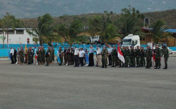Heningnya Para TNI Saat Farewell Ceremony SRSG di Haiti (Foto) - Picture4.jpg