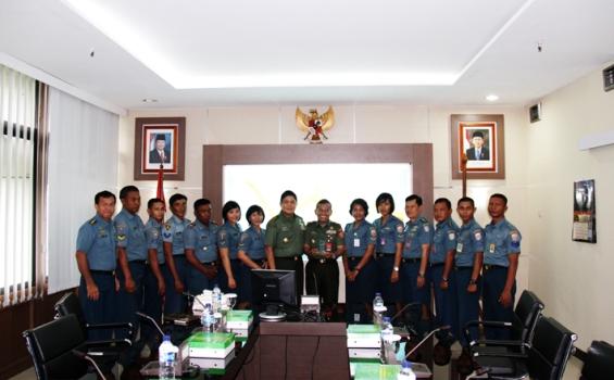 Ini Dia Anggota TNI Juara III Kejuaraan Kapal Layar di Singapura (Foto) - FT_Bersama.jpg