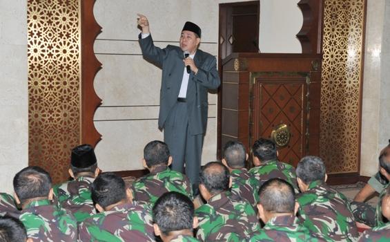 Ustad Othman Omar Shihab Ceramahi Prajurit TNI di Mabes AD (Foto) - MAULID_1.jpg