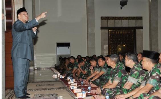 Ustad Othman Omar Shihab Ceramahi Prajurit TNI di Mabes AD (Foto) - MAULID_2.jpg