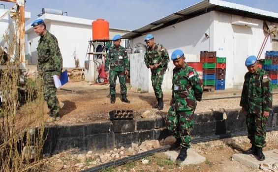 Mengapa Wajah Bule Berpangkat Letkol Ini Sangat Serius? (Foto) - IMG_7271.JPG