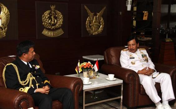 Foto: Suasana Penyematan Bintang Jalasena Utama Kepada Kasal Brunei - IMG_8562.jpg