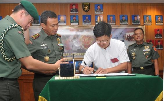 Pangkostrad Gembira Dapat Bantuan Buat Prajurit TNI, Apakah Itu? - bantuan_keramik_(1).jpg