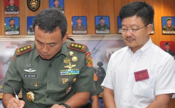 Pangkostrad Gembira Dapat Bantuan Buat Prajurit TNI, Apakah Itu? - bantuan_keramik_(2).jpg