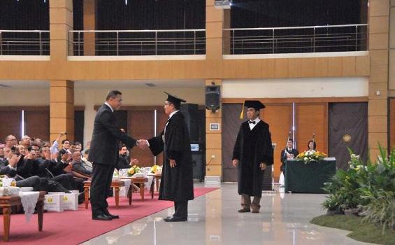 Hebat, Koordinator Staf Pribadi Panglima TNI Raih Gelar Doktor - 37.jpg