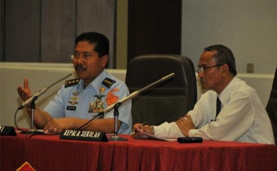Foto Ratusan Siswa SMA Taruna Ramai-ramai ke Mabes TNI di Cilangkap - 22.JPG