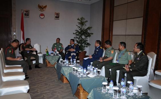 Foto: Empat Pejabat Militer Ini Bertemu Kasum TNI di JCC - 47.jpg