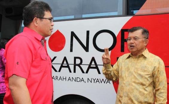 Foto: Jusuf Kalla Terima Kunci Mobil Darah Bantuan dari Telkomsel - PMI_1_Biro_Humas.JPG