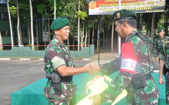 Divisi Infanteri 2 Kostrad Terima Bantuan Ambulans dari Bank Mandiri - penyerahan_ambulance_divif_2_(2).jpg