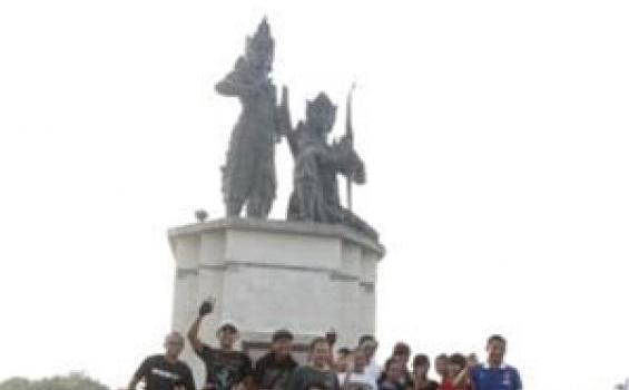 SBY Jogging di Nusa Dua Bali, Warga Sempatkan Foto Bareng - FOTO-SBY-BALI.jpg