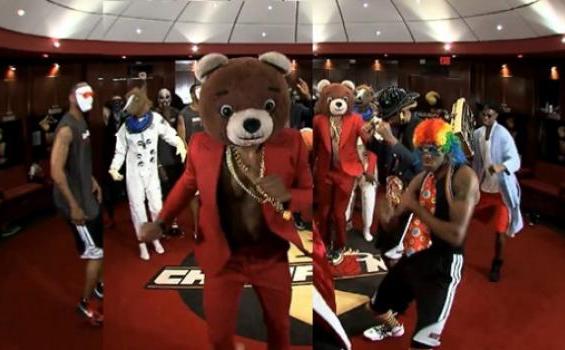 Harlem Shake Ala LeBron James - 1_parade_3.jpg