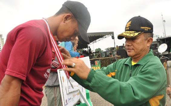 Foto: Ini Wajah Gembira  Pemenang Pangkostrad Wall Climbing Competition - kostrad-PWCC2013-2.jpg