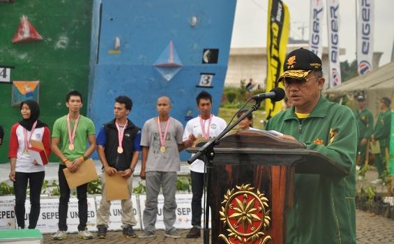 Foto: Ini Wajah Gembira  Pemenang Pangkostrad Wall Climbing Competition - kostrad-PWCC2013-4.jpg