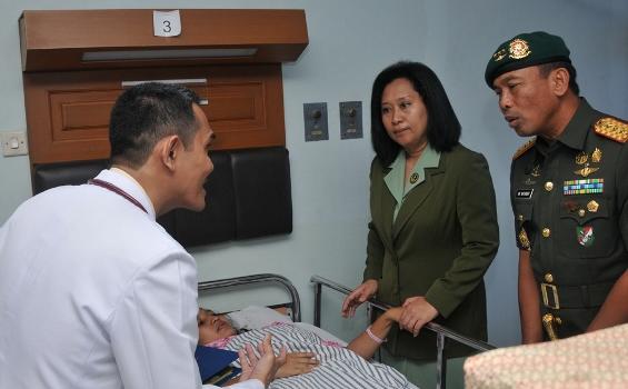 Foto: Cara Pangkostrad TNI Peringati HUT Ke-52 Kostrad - kostrad-anjangsanaRSPAD2013-2.jpg