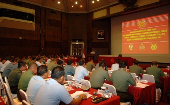 Najwa Shihab dan Iwan Piliang Ceramahi Anggota TNI di Cilangkap - ACK_1717.JPG