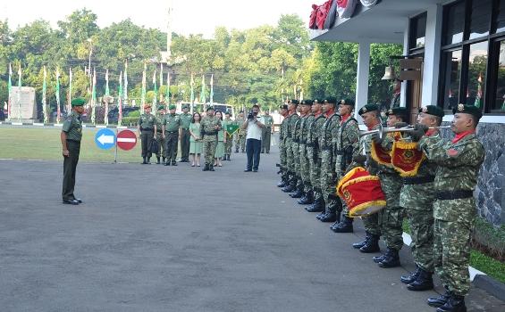 Kasad: Prajurit Kostrad Itu Harus Siap, Dahsyat, dan Tuntas - kostrad-KASADpengarahan2013-2.jpg