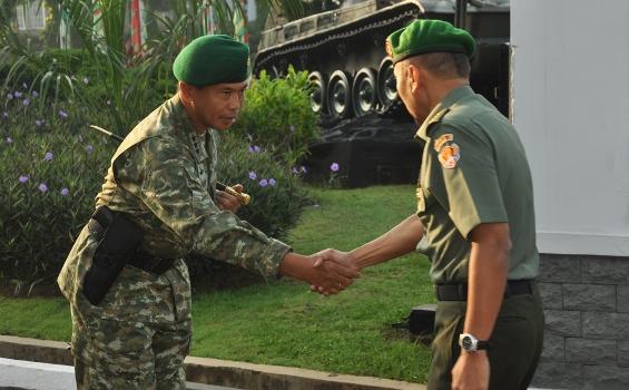 Kasad: Prajurit Kostrad Itu Harus Siap, Dahsyat, dan Tuntas - kostrad-KASADpengarahan2013.jpg