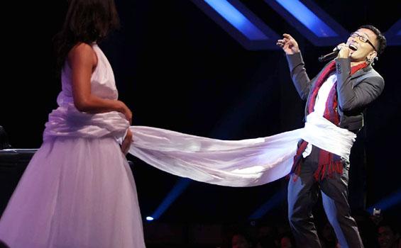 Mengenang Aksi Panggung Terakhir Isa Raja di X Factor (Berita Foto) - 20130412JEP14_Aksi_Panggung_Isa_Raja.jpg