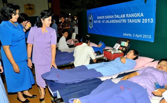 Ibu-ibu Cantik Berdonor Darah Rayakan Ulang Tahun Dharma Pertiwi - Penum_1.jpg