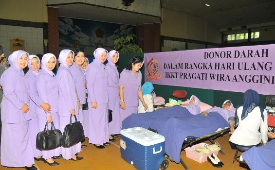 Ibu-ibu Cantik Berdonor Darah Rayakan Ulang Tahun Dharma Pertiwi - Penum_2.jpg
