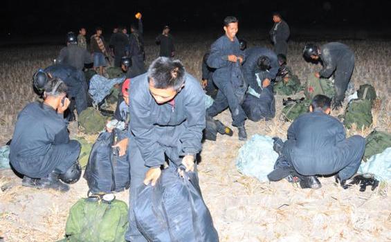 Aksi Heroik Prajurit Pasukan Khusus TNI Dalam Latgab di NTB - 3.jpg
