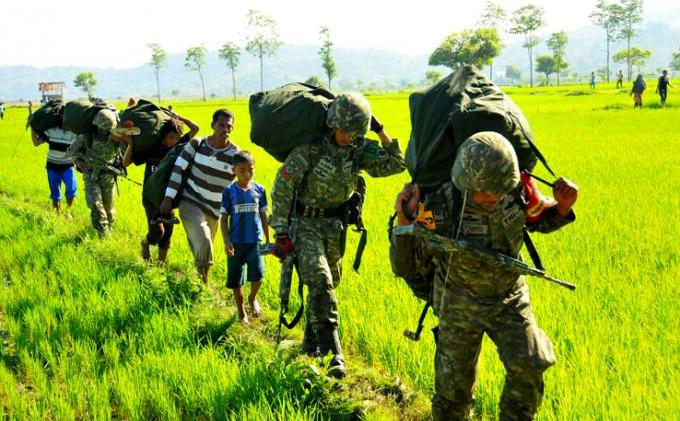 Pasukan Linud Berhasil Diterjunkan ke Dropping Zone Musuh di Woha Bima - 9.jpg
