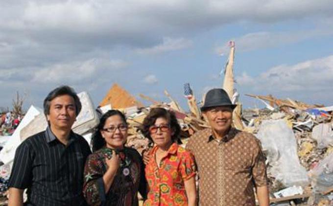 WNI Bantu Bobby Njoo, Korban Tornado Oklahoma yang Rumahnya Hancur - Busyra_Basnur.jpg