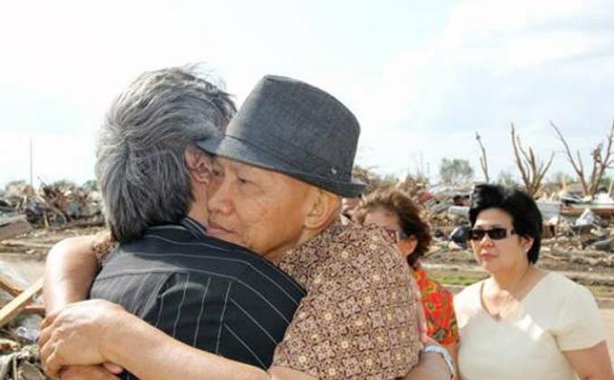WNI Bantu Bobby Njoo, Korban Tornado Oklahoma yang Rumahnya Hancur - busyra.jpg
