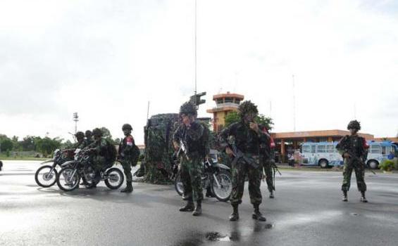 Gaya Personel TNI Saat Lakukan Operasi Senyap di Daerah Juwita Pasir - 95.jpg