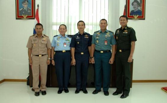 Selamat, Dua Perwira Tinggi TNI Dapat Penghargaan dari Royal Thai Army - copy_4.jpg