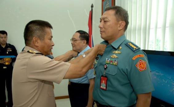 Selamat, Dua Perwira Tinggi TNI Dapat Penghargaan dari Royal Thai Army - copy_6.jpg